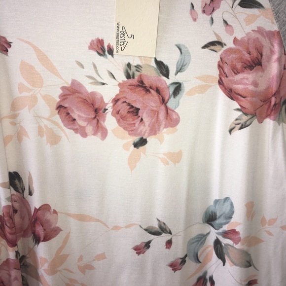 LAST ONE 🌻 Vintage Raglan Floral Top - Picture 2 of 8